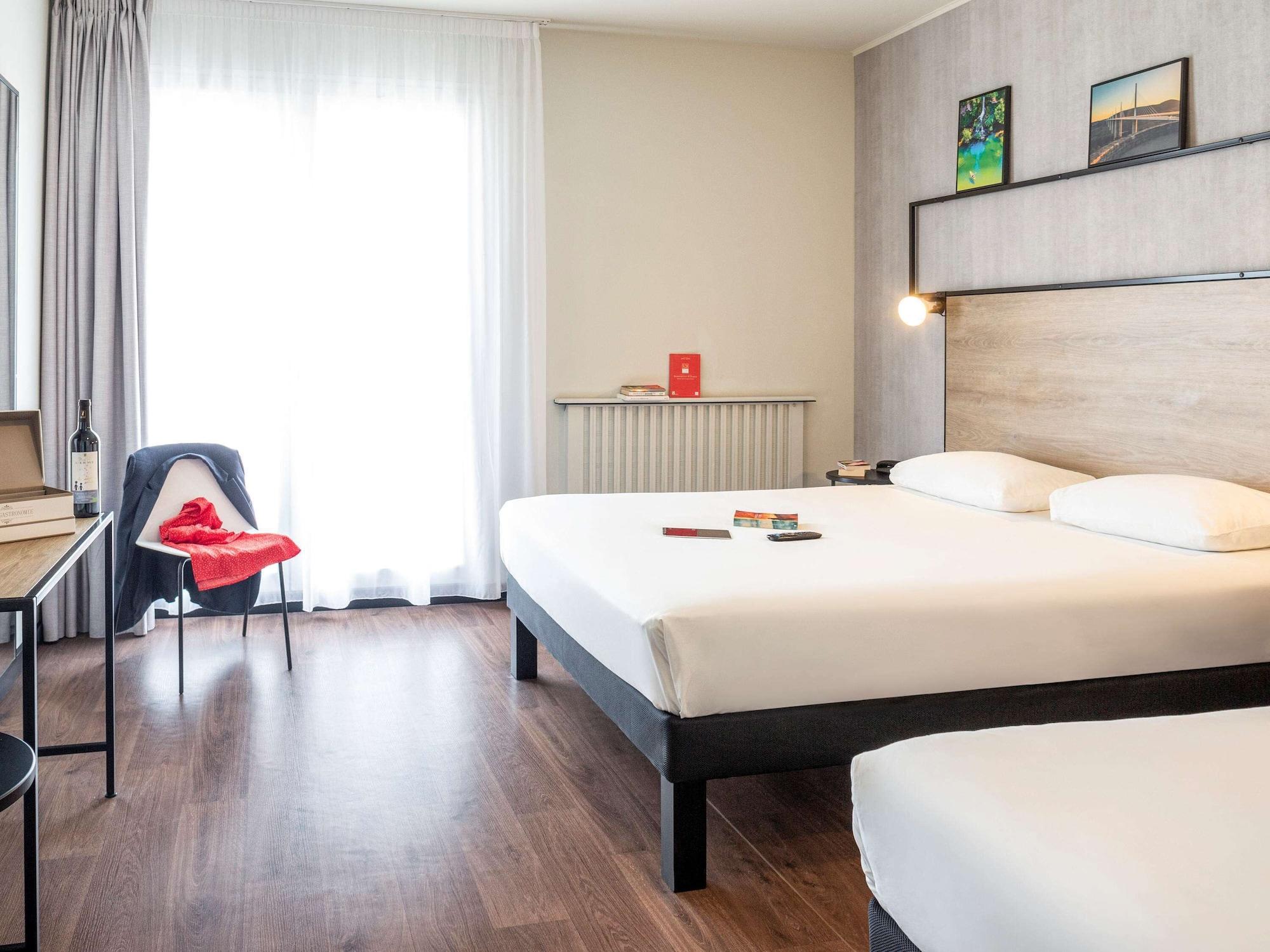 Ibis Centre Millau Hotel Екстериор снимка